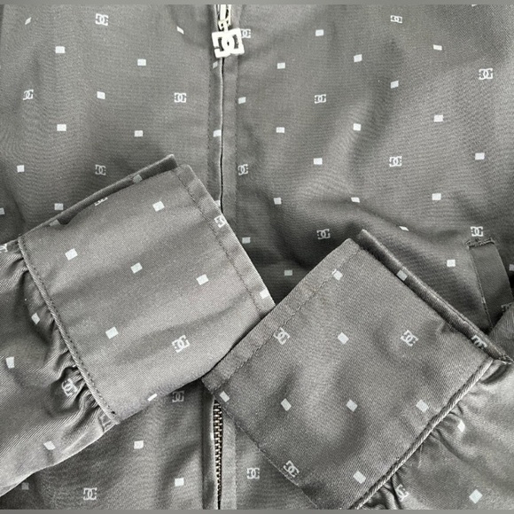EUC - WOMENS DC BOMBER JACKET SLIM FIT SIZE SMALL - Picture 7 of 11